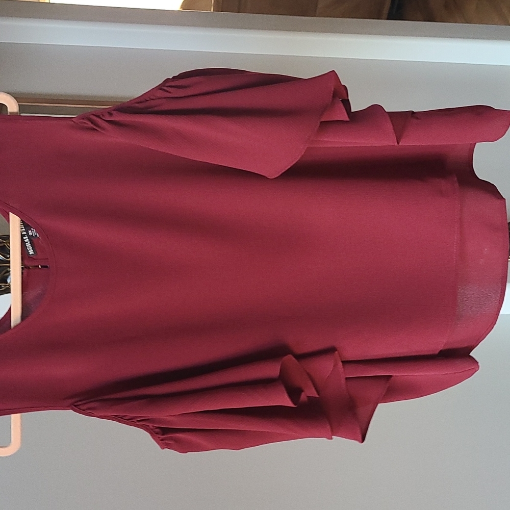 Burgundy Shoulderless blouse with ruffles